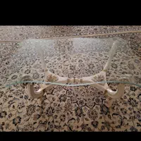 میز عسلی شیشه ای به همراه دوتا عسلی