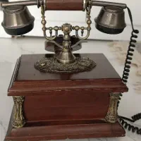 تلفن رو میزی آنتیک عتیقه طرح قدیم چوبی بسیار زیبا|کلکسیون اشیاء عتیقه|مشهد, حجت|دیوار