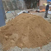 خاک باغچه ممتاز و کود گاوی ممتاز