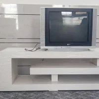 فروش میز و تلویزیون 24 اینچ lg