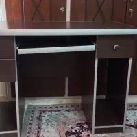 میز تحریر(کامپیوتر) و صندلی