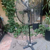 یک عدد پنکه و یک عدد پنکه مه پاش