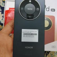 آنر honor x9d در حد آک ضد ضربه باتری ۸۳۰۰ بادوام