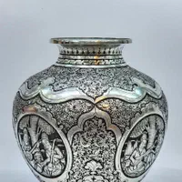 گلدان بلونی مسی قلمزنی ریزه و مینیاتوراعلا|صنایع دستی و سایر لوازم تزئینی|اصفهان, آهنگران|دیوار