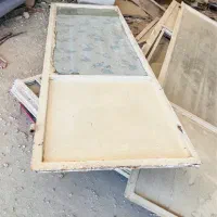 فروش تعدادی درب و پنجره آهنی