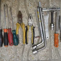 تعدادیابزارالات حراج پیچ گوشتی انبر دست جک