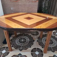 میز ناهار خوری  کار کرده ولی سالم