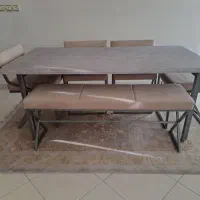 میز ناهارخوری سالم و تمیز