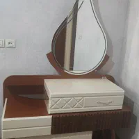 میز توالت کنار تخت برای عروس خانم