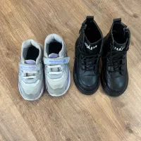 دو عدد کفش دخترانه موجود سایز۳۰