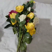 گل تزئینی رُز غنچه و باز خوشه گندم طلایی