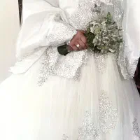 لباس عروس یه عددچند بار پوشیده شده به فروش میرسد