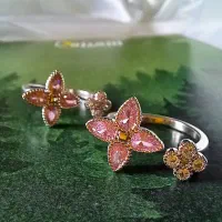 انگشتر گل صورتی بدل