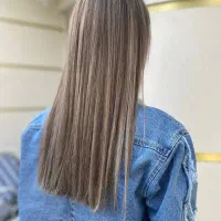 ساعت. رنگ مو