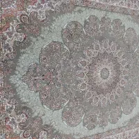 فرش و میز تلویزیون