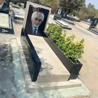کارگاه سنگ مزار،قبر
