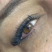 آموزش کاشت ناخن و اکستیشن مژه