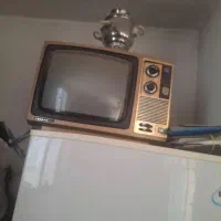 تلویزون رنگی قدیمی ژاپنی
