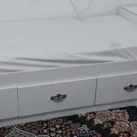 تخت خواب نوجوان