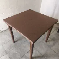 میز پلاستیکی