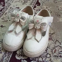 یک جفت کفش دخترانه سایز ۳۴