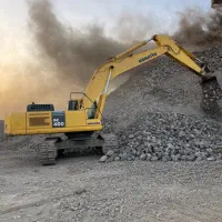 راننده کمپرسی بیل مکانیکی و سرویسکار