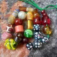 مهره های گهنه|جواهرات|تبریز, |دیوار