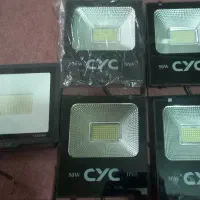 پروژکتور ۵۰ وات ۴ عدد ویک عدد ۱۰۰ وات