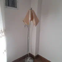 یک عدد آباژور ایستاده
