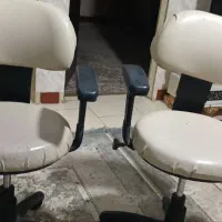 دوعدد صندلی چرخدار با رویه چرم|صندلی و نیمکت|کرج, کمالشهر|دیوار