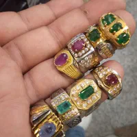 الماس سرخ یاقوت زمرد