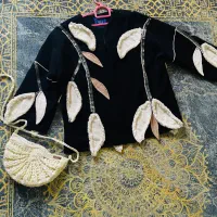 تعدادی لباس مانتو دخترانه زنانه مشابه نو