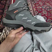 کفش کوه نوردی در حد نو