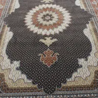 دو عدد قالی ۹متری ۷۰۰شانه تراکم ۲۵۵۰نو وپلمپ