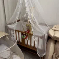 تخت کنار مادر چیلیکا