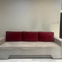 مبل تخت‌خواب‌شوی دونفره، اسکلت فلزی