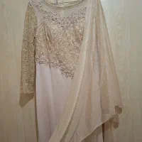 لباس و شال کاملا نو فروشی