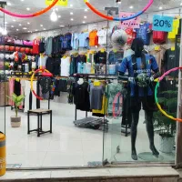 فروشنده فروشگاه ورزشی