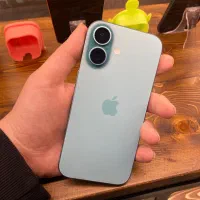 مدل خانم برای فروش موبایل (اپل)