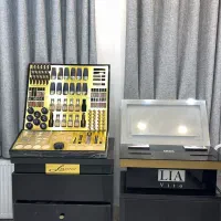 استند آرایشی