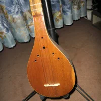 سه تار|سازهای سنتی|قزوین, |دیوار