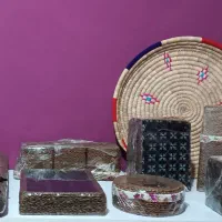 سینی، سبد نان، شکلات خوری حصیری