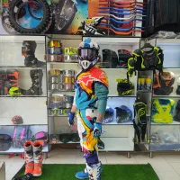 لباس بوت وعینک و تجهیزات ایمنی|تجهیزات ورزشی|کرج, حصارک بالا|دیوار