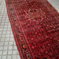 یک عدد فرش دست باف سالم وبدون ایراد