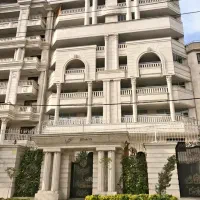 جنب-میدان-روبه-حیاط-آفتابگیر-ویو-ابدی-لابی-دار-فول