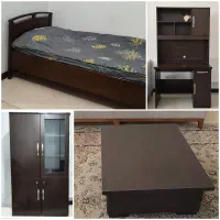 تعدادی وسایل منزل مثل کمدو تخت ومیز