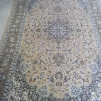 یک عدد فرش ماشینی ۲مترو۶۰×۱مترو۸۰