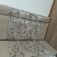 پشتی در حد نو سالم و تمیز