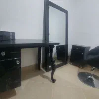 اینه و میز و صندلی ارایشگاه|آرایشگاه و سالنهای زیبایی|گرگان, |دیوار