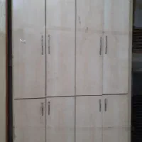 جلو کمد دیواری وانبار